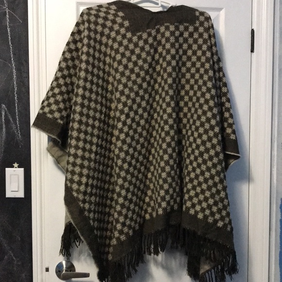 Adrienne Vittadini wrap - Picture 2 of 4